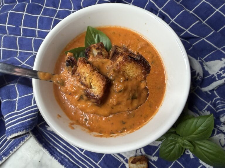Cozy Roasted Tomato Basil Soup For Chilly Days